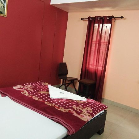 A.R.Residency Hotel Kunnamangalam Exterior foto