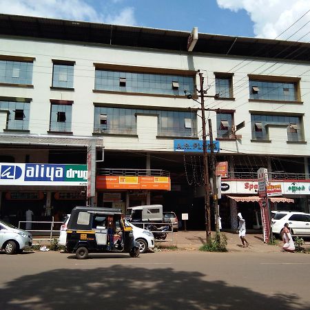 A.R.Residency Hotel Kunnamangalam Exterior foto