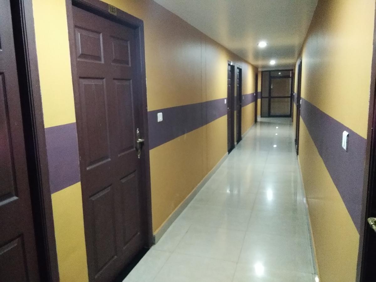 A.R.Residency Hotel Kunnamangalam Exterior foto